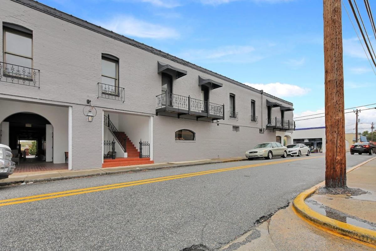 Eagle Exec Loft In Downtown Statesboro Apartment Екстериор снимка